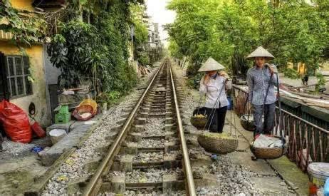 住在鐵軌旁|鐵道宅噪音好擾人？過來人透露：住這種站旁邊還好 